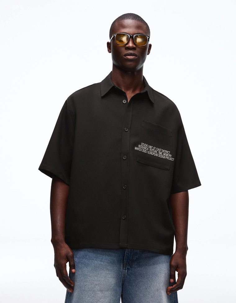 Рубашка с короткими рукавами и вышивкой