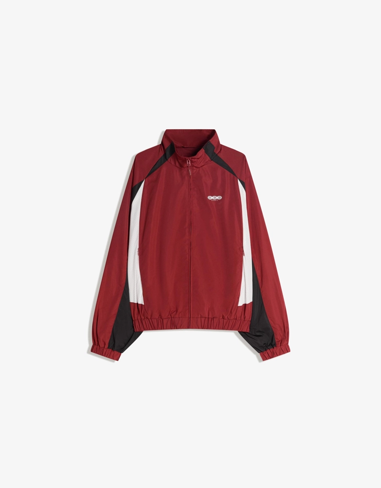 Куртка в спортивном стиле из высокотехнологичной ткани