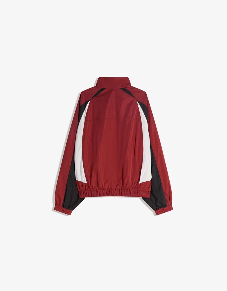 Куртка в спортивном стиле из высокотехнологичной ткани