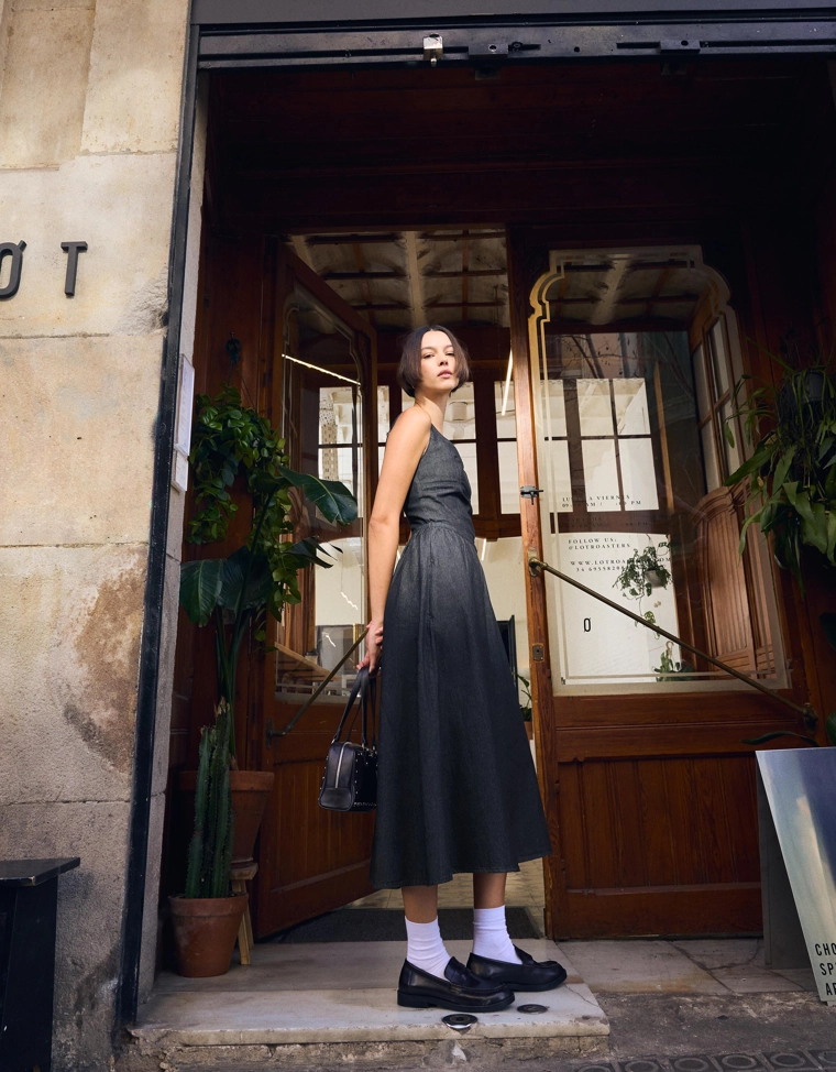 Джинсовое платье миди с воланами