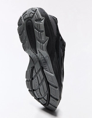 Спортивная обувь с объемной подошвой- Заказать в России