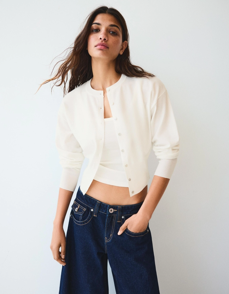 Кардиган с круглым вырезом на пуговицах