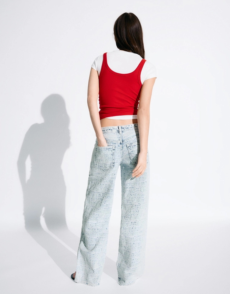 Джинсы-бойфренды жаккардовые с низкой посадкой