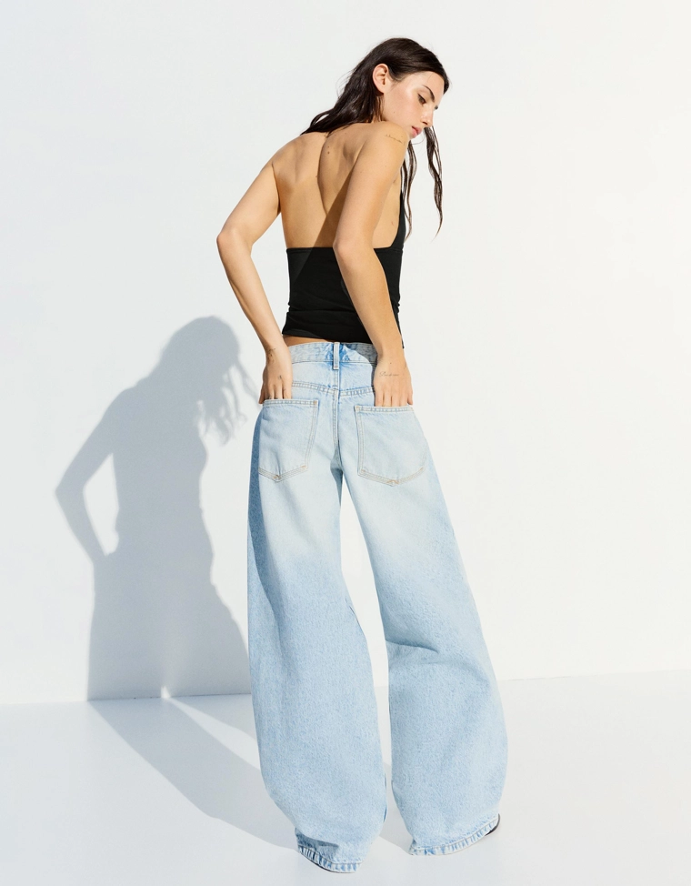 Топ с горловиной халтер