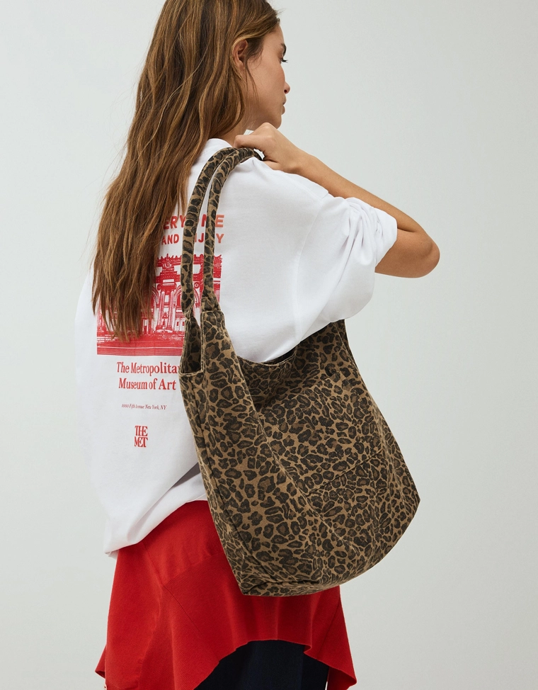 Сумка с анималистическим принтом