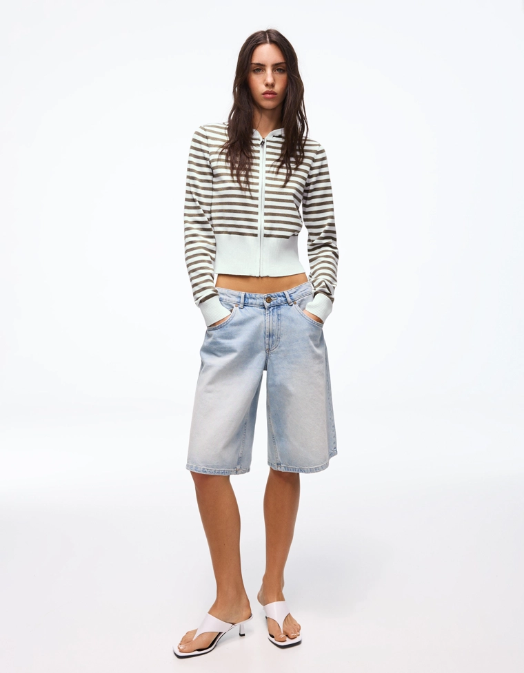 Полосатая толстовка на молнии