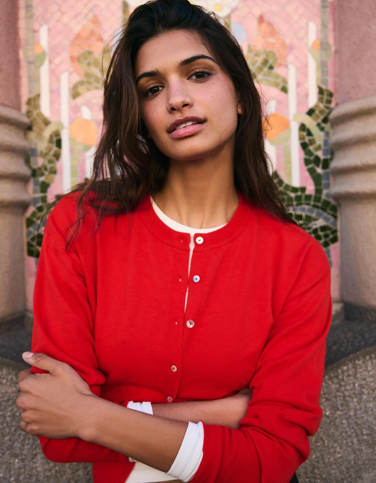 Кардиган с круглым вырезом на пуговицах