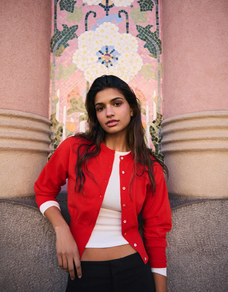 Кардиган с круглым вырезом на пуговицах