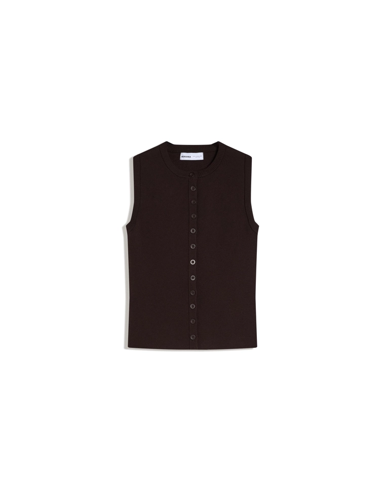 Жилет с круглым вырезом и пуговицами