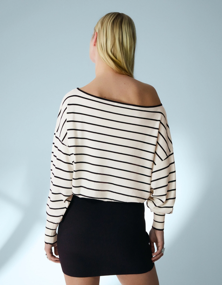 Платье мини с асимметричным подолом из ребристой ткани