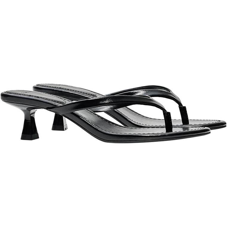 Сандалии на каблуке-стринги