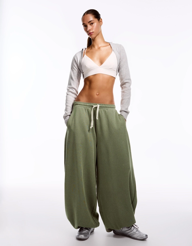 Брюки-бананы из мягкой ткани