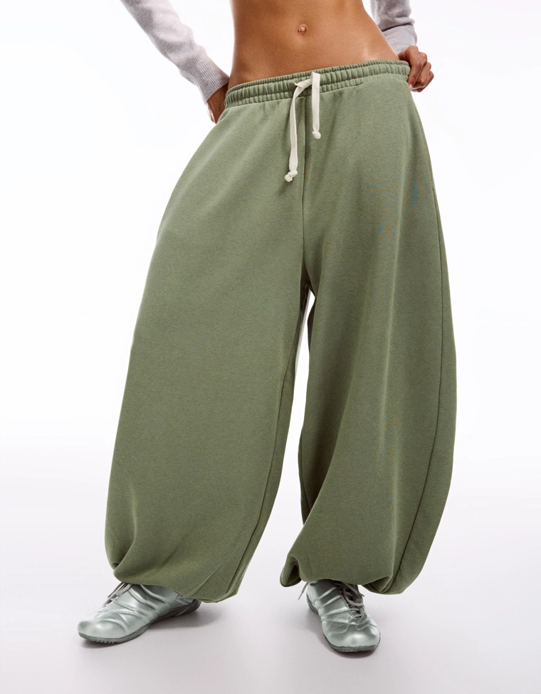 Брюки-бананы из мягкой ткани