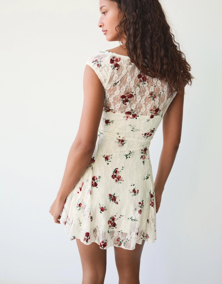 Мини-платье из кружева с принтом