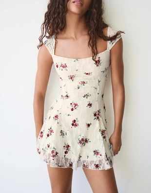 Мини-платье из кружева с принтом- Заказать в России