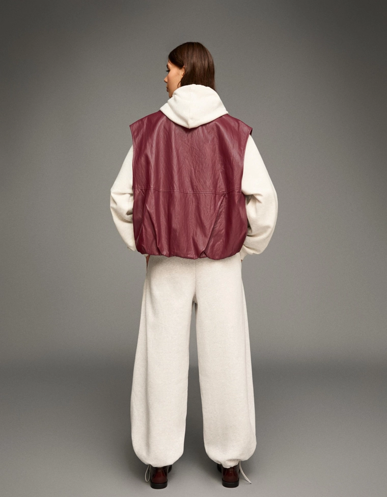 Жилет из искусственной кожи