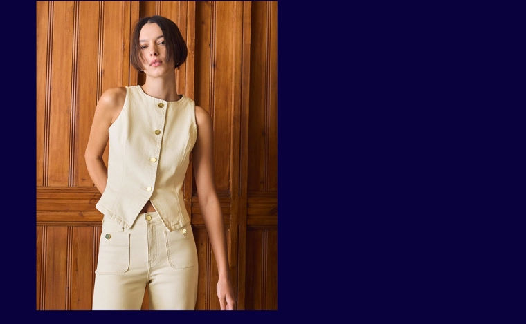 Джинсовый жилет со стразами на пуговицах