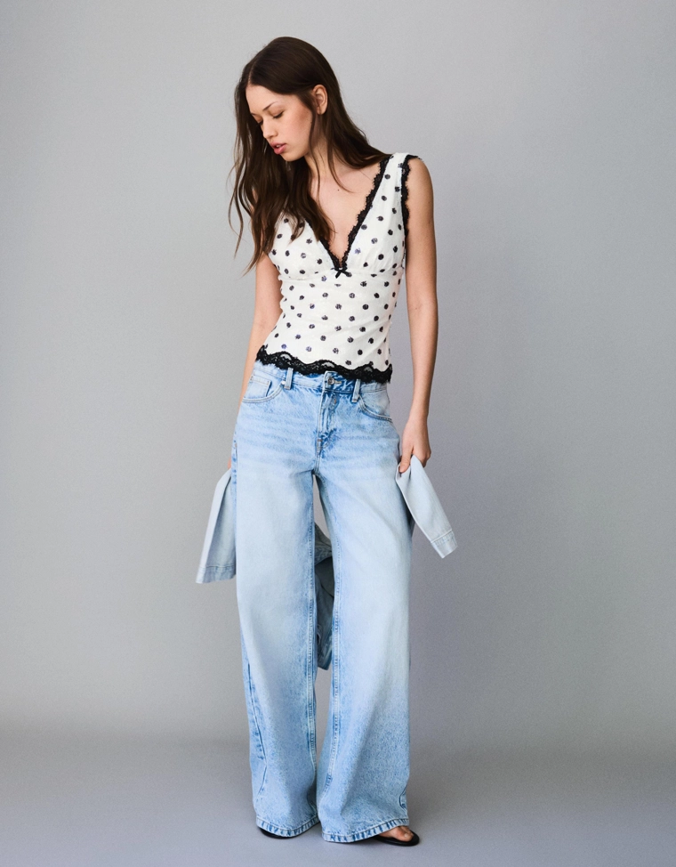 Кружевной топ с пайетками