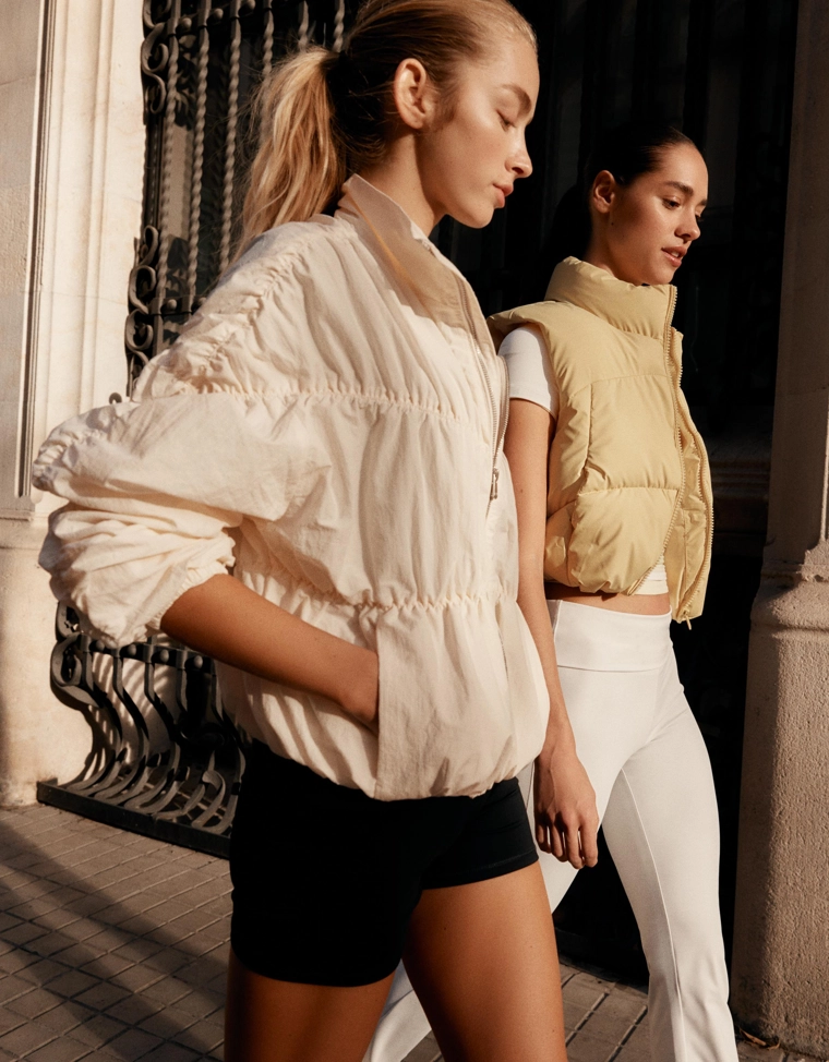 Куртка из высокотехнологичной ткани с драпировкой