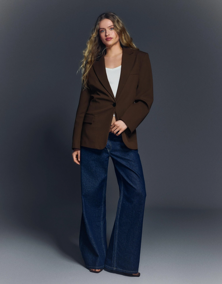 Блейзер с пряжкой сзади