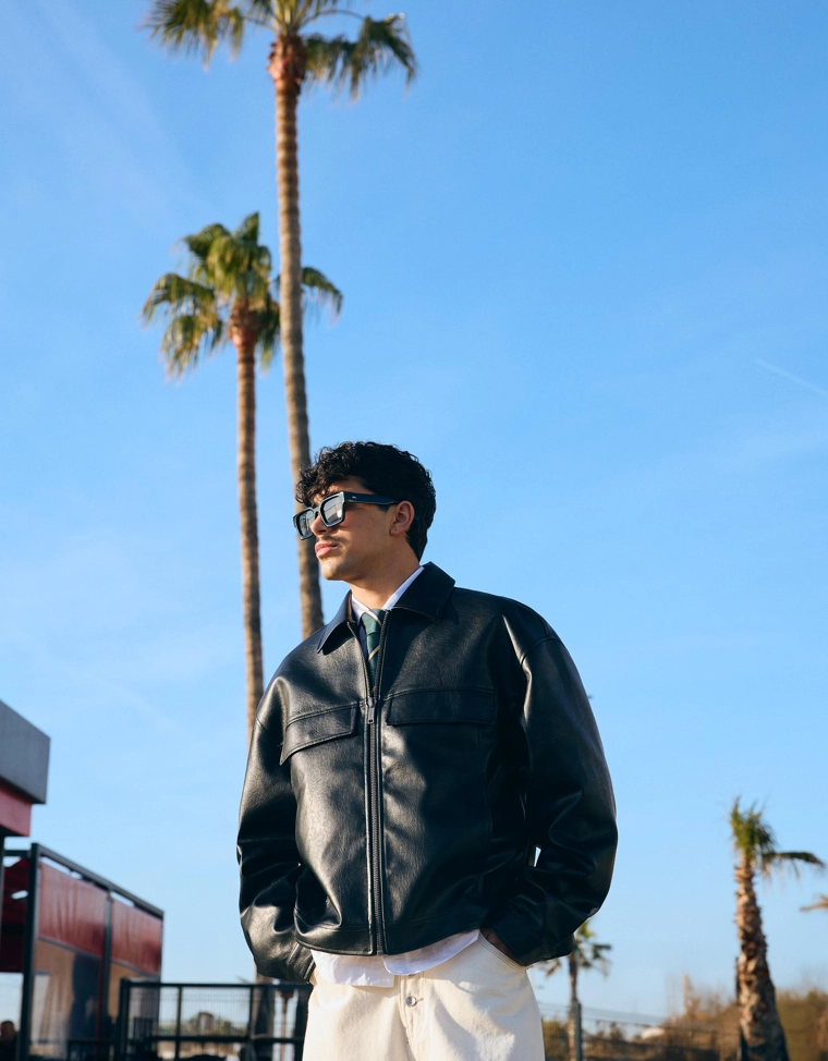 Куртка геометрического кроя из искусственной кожи