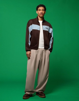 Куртка из высокотехнологичной ткани с принтом- Заказать в России