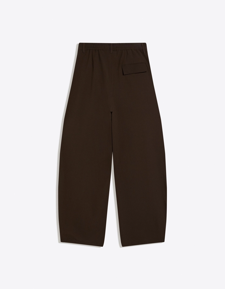 Джоггеры-брюки полусвободного кроя плиссе