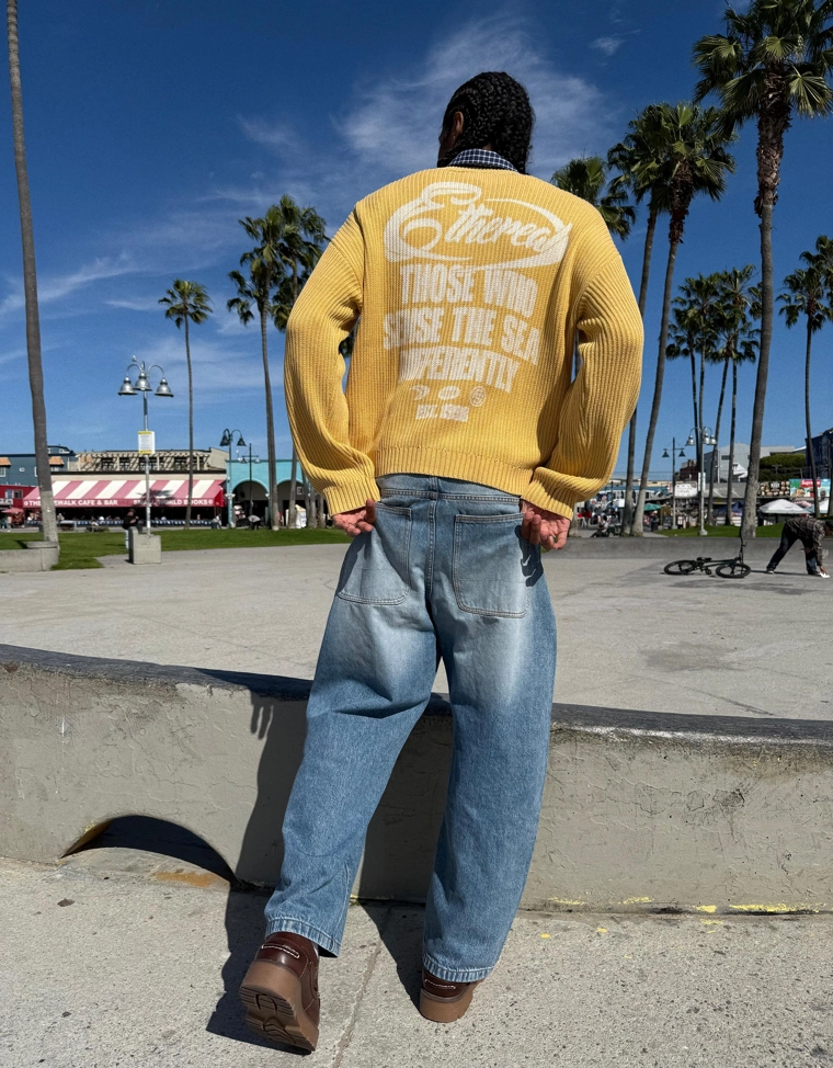 Свитер с круглым вырезом и принтом