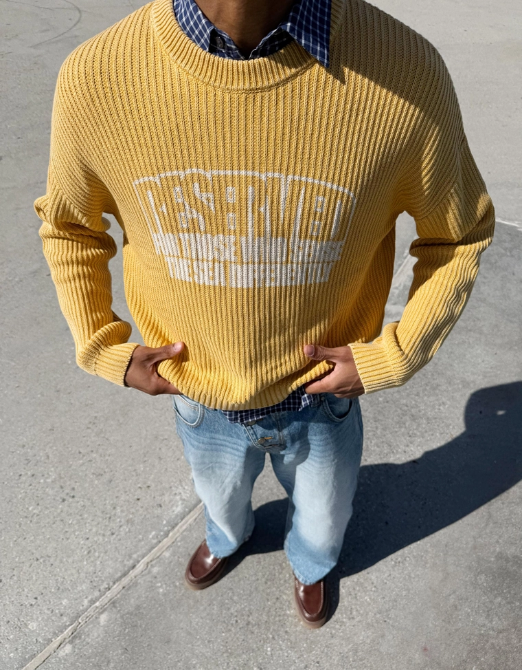 Свитер с круглым вырезом и принтом