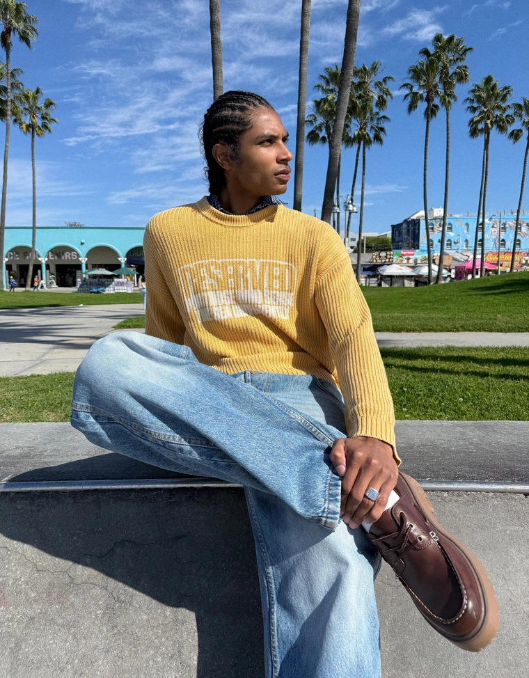 Свитер с круглым вырезом и принтом