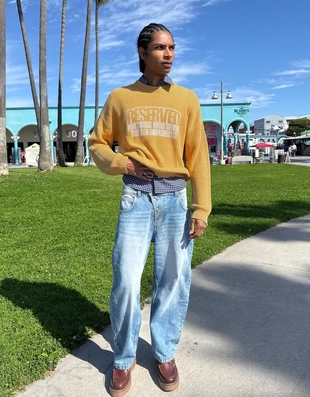 Свитер с круглым вырезом и принтом- Заказать в России