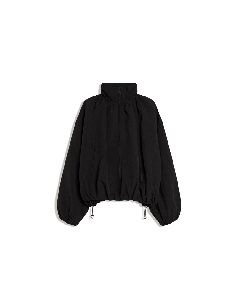 Объемная куртка из высокотехнологичной ткани