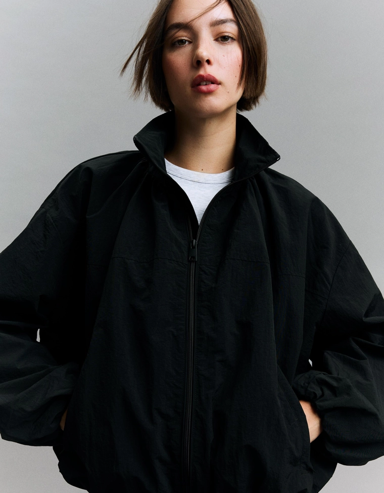 Объемная куртка из высокотехнологичной ткани