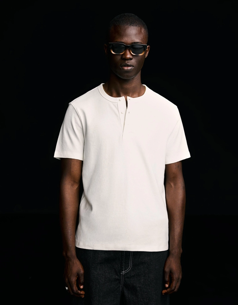 Футболка с короткими рукавами и рифленым узором