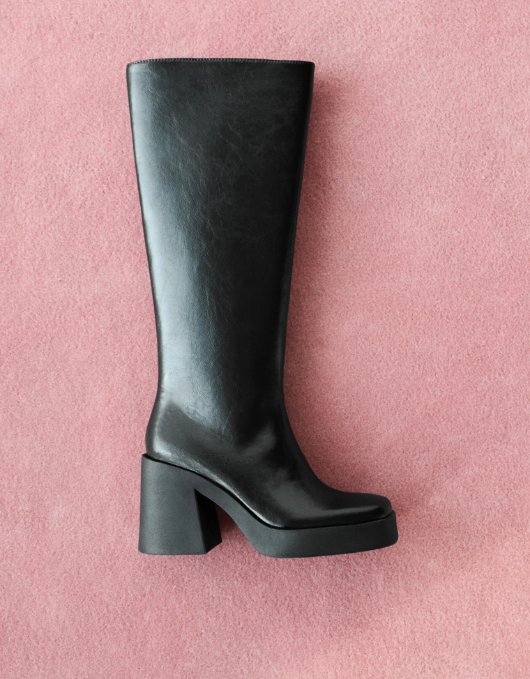High-heel platform boots