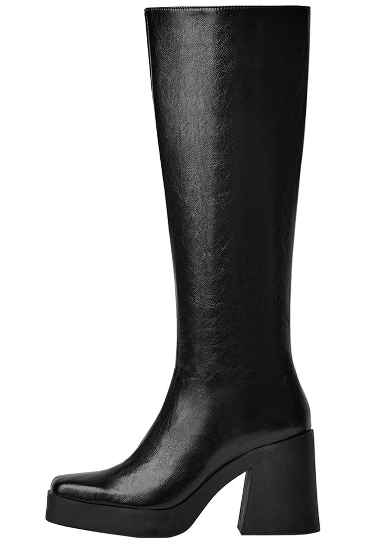 High-heel platform boots