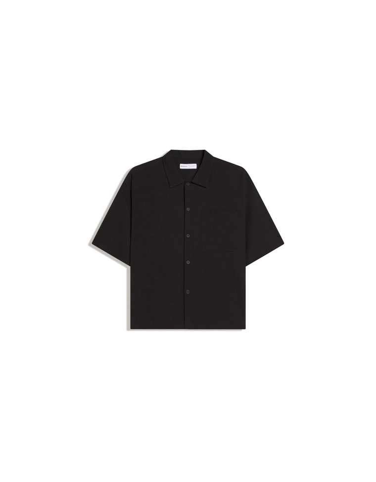 Рубашка геометрического кроя с короткими рукавами и складками