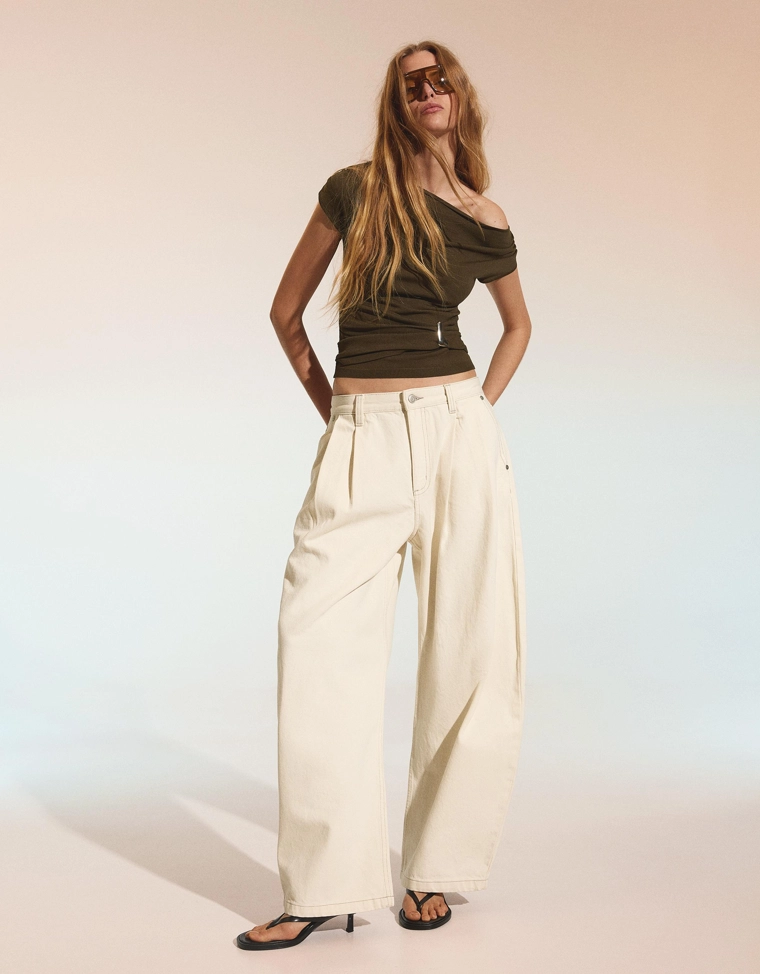 Футболка асимметричного кроя с поясом