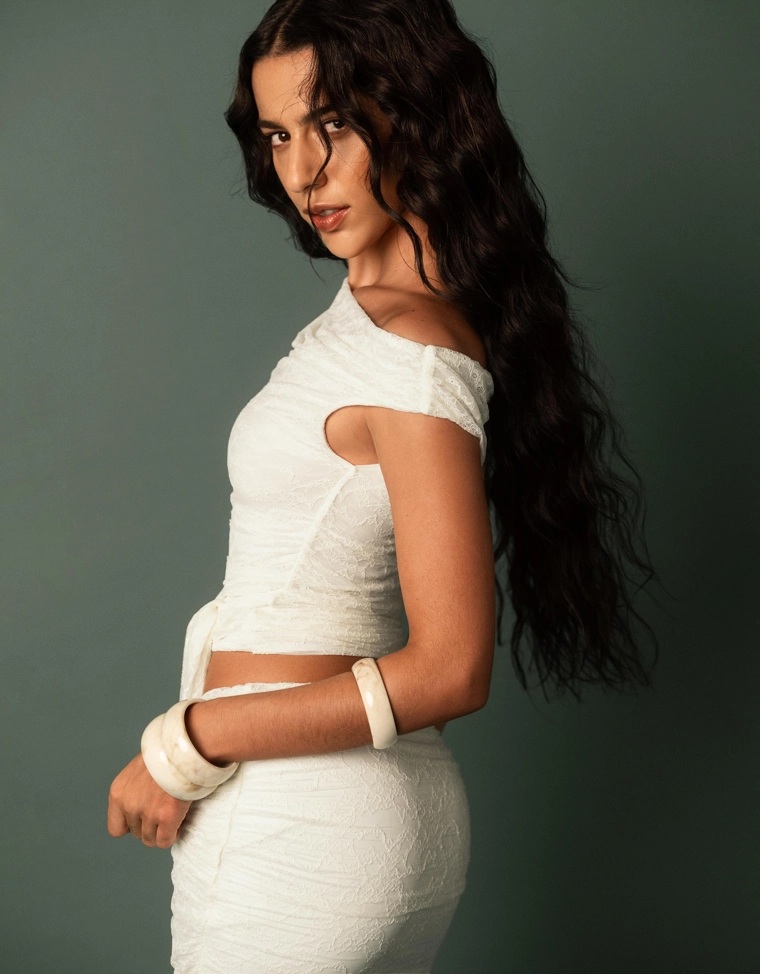 Мини-юбка с кружевом и узлом