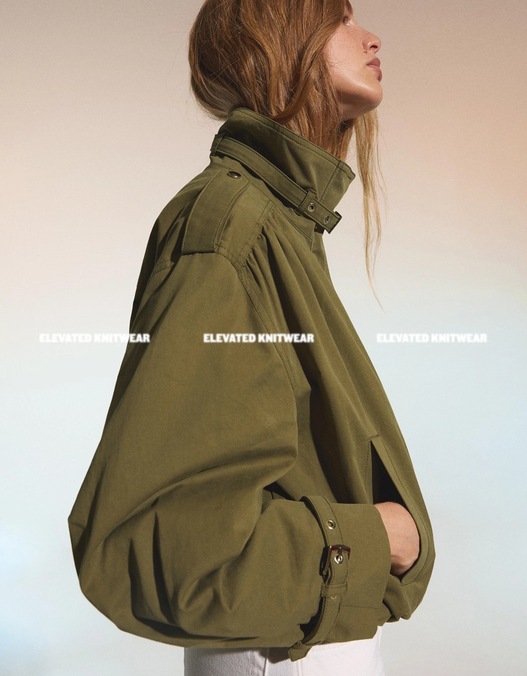 Куртка с пряжками и сборками