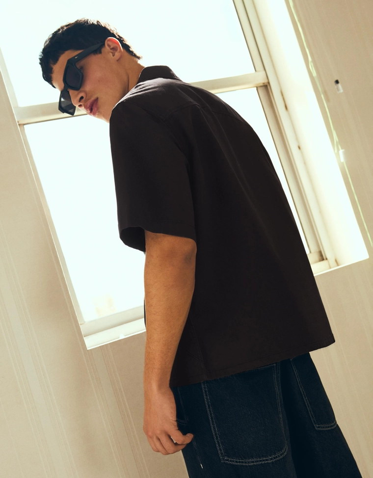 Рубашка геометрического кроя с короткими рукавами