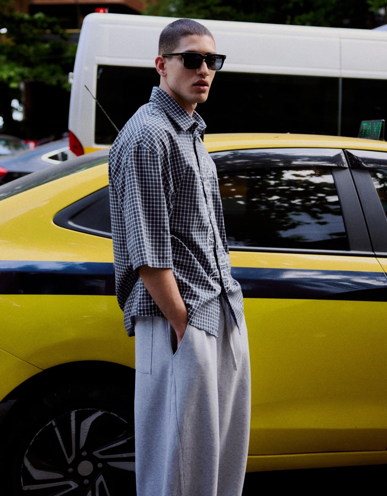 Рубашка геометрического кроя с короткими рукавами и вышивкой