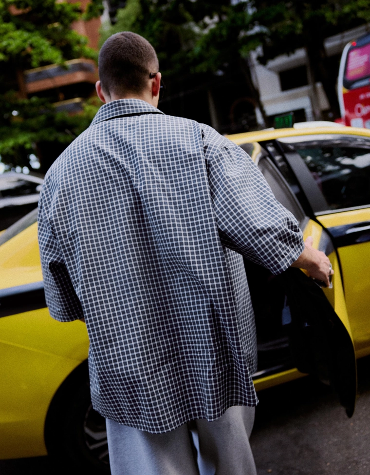 Рубашка геометрического кроя с короткими рукавами и вышивкой