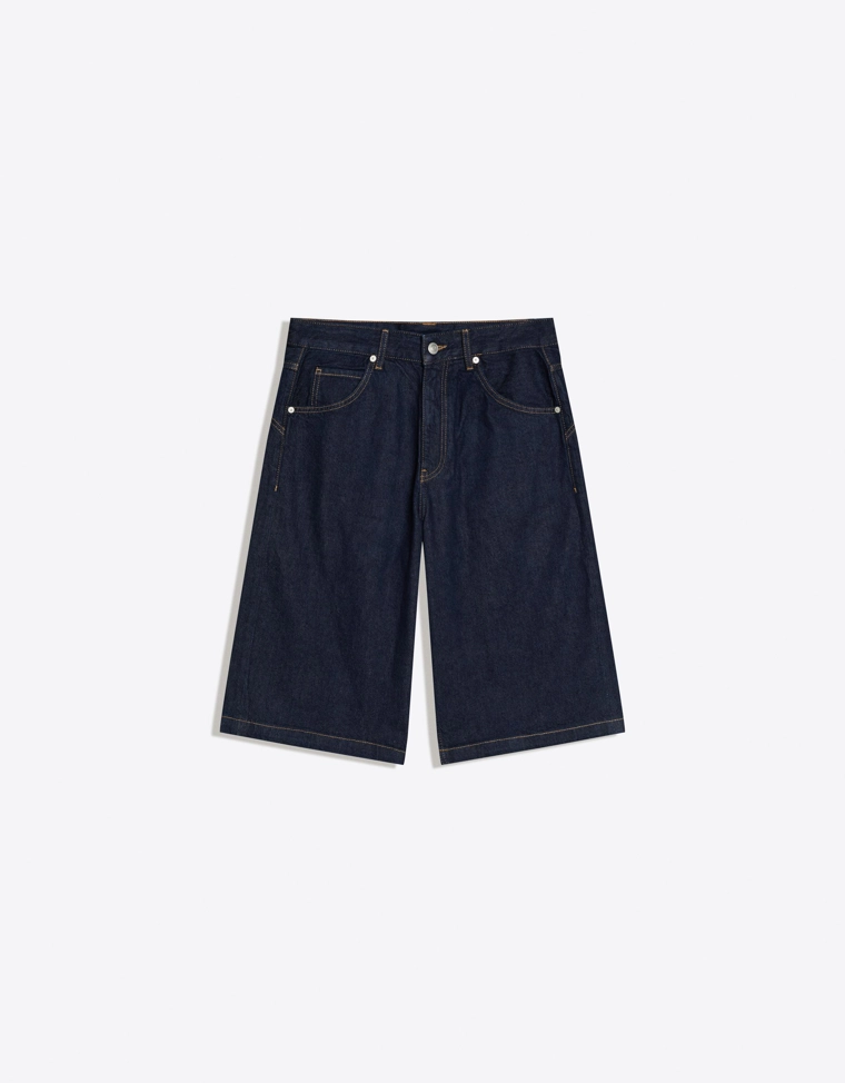 Джинсовые шорты-бермуды в скейтерском стиле с вышивкой