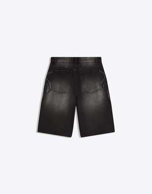 Шорты-бермуды свободного кроя с нашивками- Заказать в России