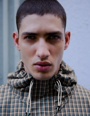 Куртка оверсайз в клетку из высокотехнологичной ткани- Заказать в России