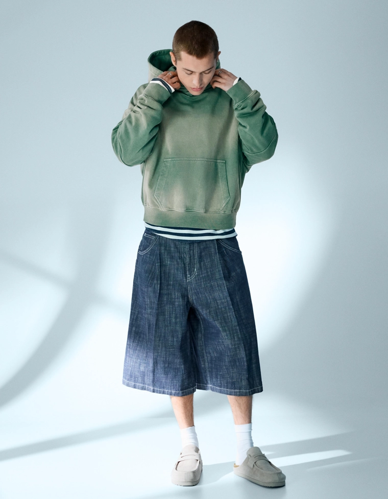 Худи геометрического кроя с эффектом потертости