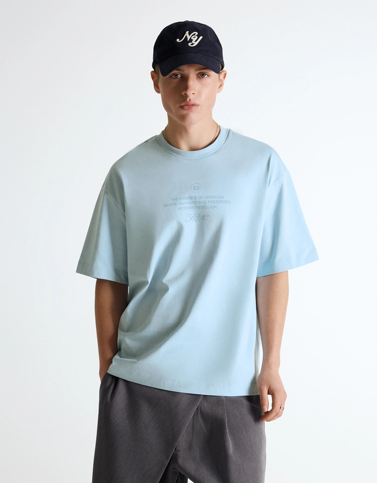 Футболка с вышивкой