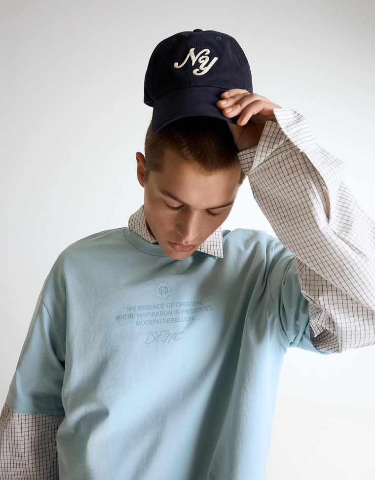 Футболка с вышивкой