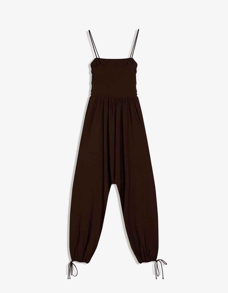 Комбинезон на бретелях с низкой проймой